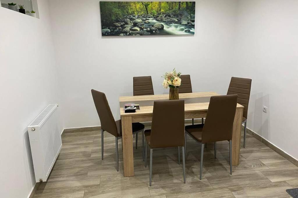 Hidden Apartment Miercurea Ciuc Ngoại thất bức ảnh